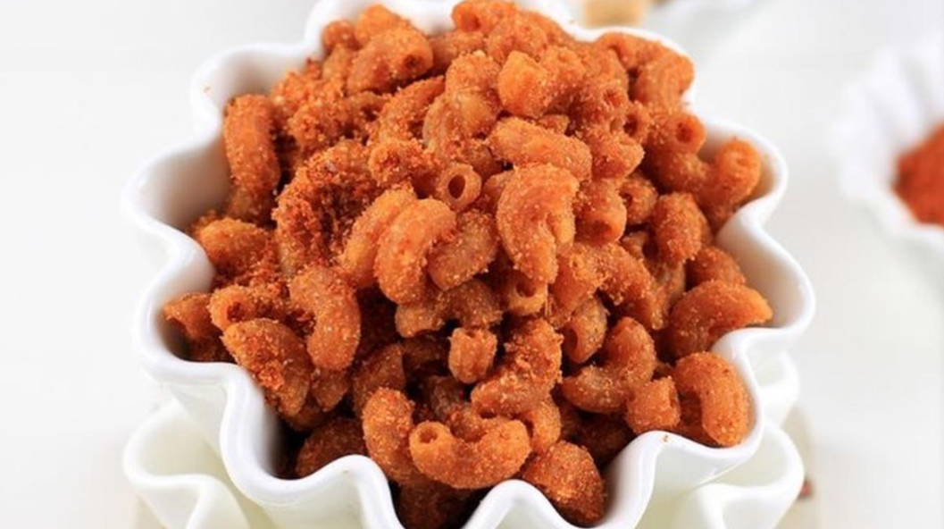 Makaroni Pedas Cemilan Renyah Favorit Pecinta Pedas